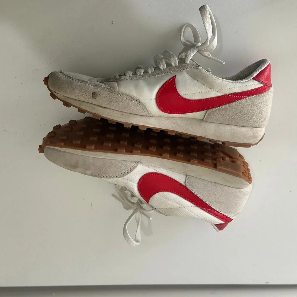 Nike Waffle Trainer 2 Retro Running‎ Shoes White Red Suede Mens Size 7 Womens